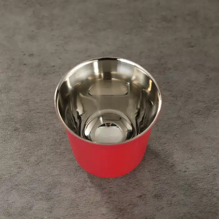 café serré servi dans une petite tasse 4