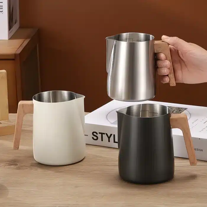 Pichet à lait à bec précis 1