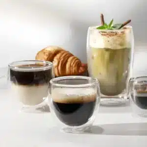 Verre à café isolé 1