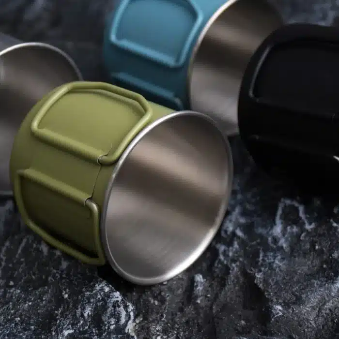 Tasse en acier avec poignée pliable 4