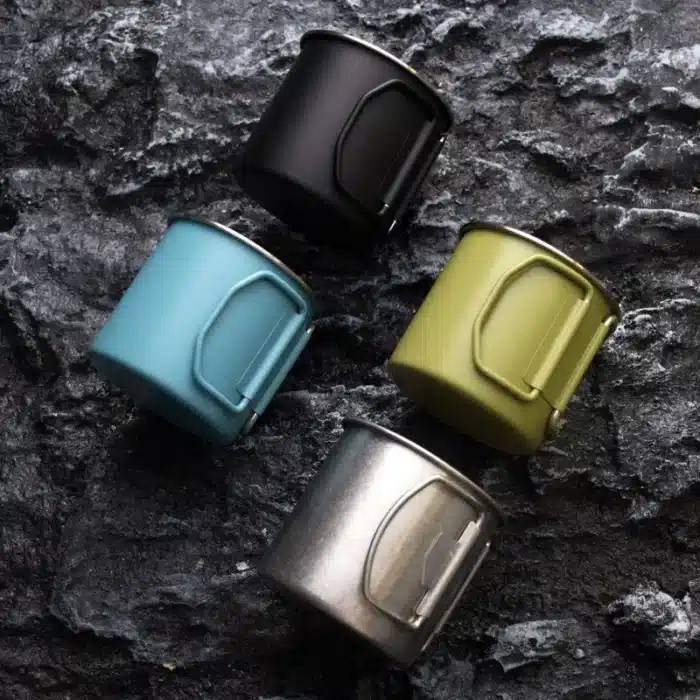 Tasse en acier avec poignée pliable 3