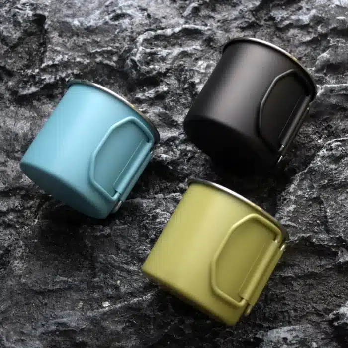 Tasse en acier avec poignée pliable 2